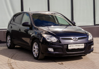Подержанный автомобиль Hyundai i30 Hatchback 2009 года (7 фото)