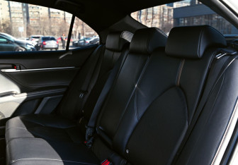 Подержанный автомобиль Toyota Camry Sedan 2020 года (19 фото)