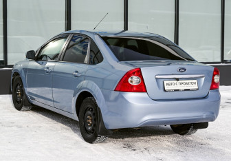 Подержанный автомобиль Ford Focus Sedan 2008 года (3 фото)