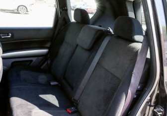 Подержанный автомобиль Nissan X-Trail 2012 года (16 фото)