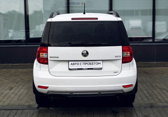 Подержанный автомобиль Skoda Yeti 2016 года (4 фото)