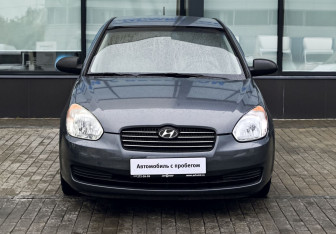 Подержанный автомобиль Hyundai Verna Sedan 2007 года (8 фото)