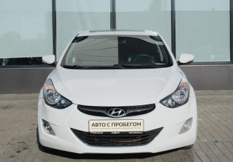 Подержанный автомобиль Hyundai Avante Sedan 2011 года (8 фото)