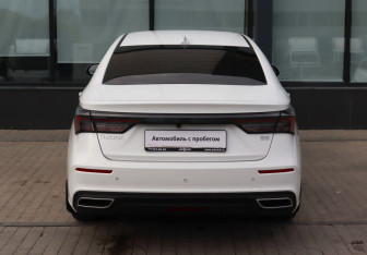 Подержанный автомобиль Omoda S5 2023 года (4 фото)