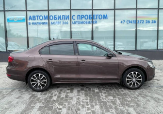 Подержанный автомобиль Volkswagen Jetta Sedan 2014 года (6 фото)