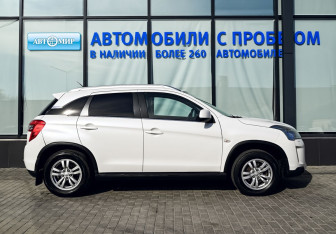 Подержанный автомобиль Citroen C4 Aircross 2012 года (6 фото)