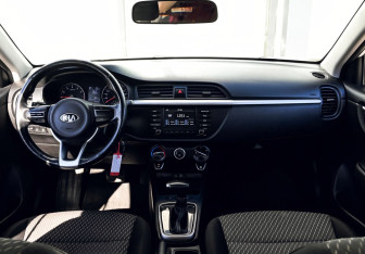 Подержанный автомобиль Kia Rio Hatchback 2018 года (20 фото)