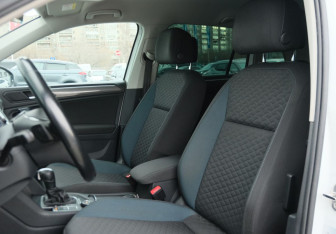 Подержанный автомобиль Volkswagen Tiguan 2019 года (18 фото)