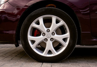 Подержанный автомобиль Mazda 3 Hatchback 2007 года (20 фото)