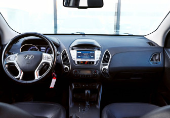Подержанный автомобиль Hyundai ix35 2012 года (19 фото)