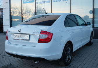 Подержанный автомобиль Skoda Rapid Liftback 2016 года (5 фото)