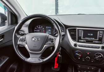 Подержанный автомобиль Hyundai Solaris Sedan 2017 года (11 фото)