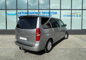 Подержанный автомобиль Hyundai Grand Starex 2012 года (5 фото)