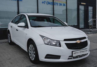 Подержанный автомобиль Chevrolet Cruze Sedan 2012 года (7 фото)
