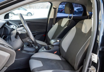 Подержанный автомобиль Ford Focus Sedan 2012 года (9 фото)