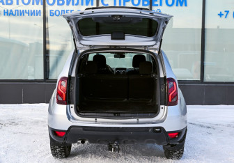 Подержанный автомобиль Renault Duster 2020 года (18 фото)