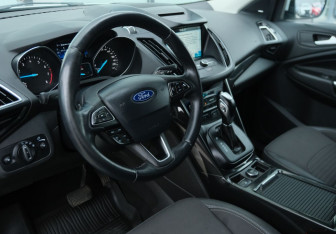 Подержанный автомобиль Ford Kuga 2019 года (9 фото)