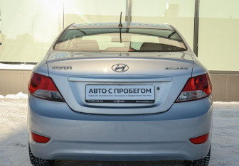 Подержанный автомобиль Hyundai Solaris Sedan 2013 года (4 фото)