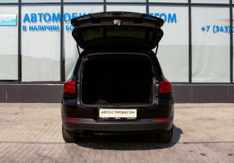 Подержанный автомобиль Volkswagen Tiguan 2014 года (20 фото)