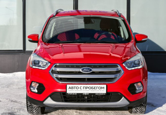 Подержанный автомобиль Ford Kuga 2017 года (8 фото)