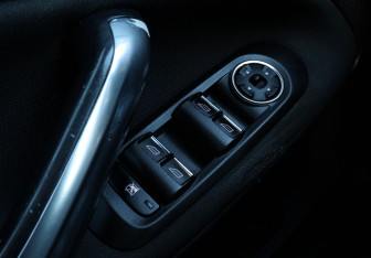 Подержанный автомобиль Ford Mondeo Sedan 2011 года (11 фото)