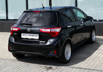 Подержанный автомобиль Toyota Vitz 2019 года (5 фото)