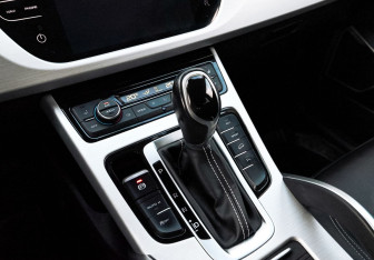 Подержанный автомобиль Geely Atlas 2021 года (9 фото)