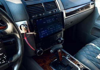 Подержанный автомобиль Volkswagen Touareg 2003 года (10 фото)