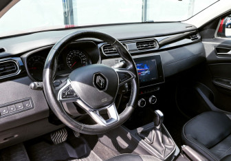 Подержанный автомобиль Renault Arkana 2019 года (14 фото)