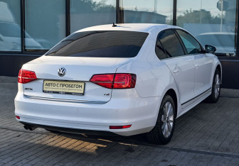Подержанный автомобиль Volkswagen Jetta Sedan 2014 года (5 фото)