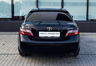 Подержанный автомобиль Toyota Camry Sedan 2011 года (4 фото)