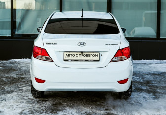 Подержанный автомобиль Hyundai Solaris Sedan 2011 года (4 фото)