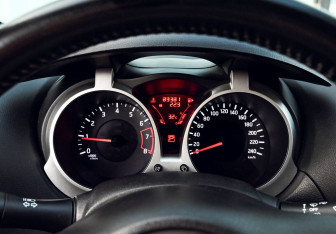 Подержанный автомобиль Nissan Juke 2011 года (9 фото)