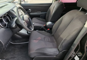 Подержанный автомобиль Nissan Tiida Hatchback 2012 года (9 фото)