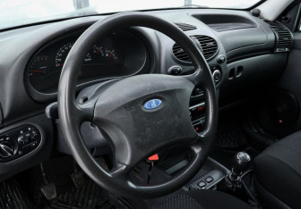 Подержанный автомобиль LADA (ВАЗ) Kalina Hatchback 2011 года (9 фото)