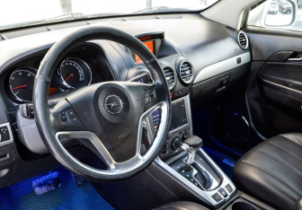 Подержанный автомобиль Opel Antara 2013 года (10 фото)
