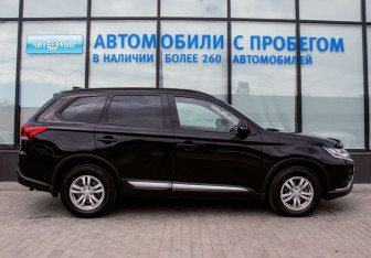 Подержанный автомобиль Mitsubishi Outlander 2021 года (6 фото)