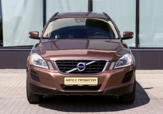 Подержанный автомобиль Volvo XC60 2012 года (8 фото)