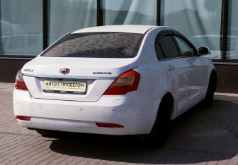 Подержанный автомобиль Geely Emgrand EC7 Sedan 2014 года (5 фото)