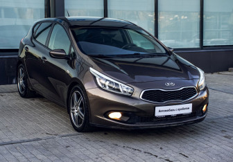 Подержанный автомобиль Kia Ceed Hatchback 2012 года (7 фото)
