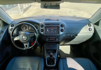 Подержанный автомобиль Volkswagen Tiguan 2011 года (11 фото)