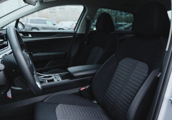 Подержанный автомобиль Kia K5 2021 года (18 фото)