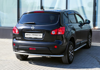 Подержанный автомобиль Nissan Qashqai 2008 года (5 фото)