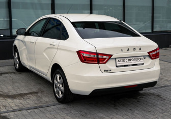 Подержанный автомобиль LADA (ВАЗ) Vesta Sedan 2017 года (3 фото)