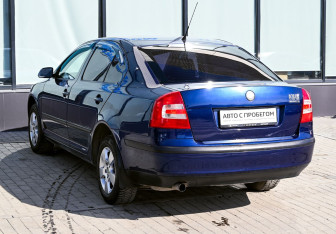 Подержанный автомобиль Skoda Octavia Liftback 2008 года (5 фото)