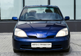 Подержанный автомобиль Toyota Prius Sedan 2001 года (8 фото)