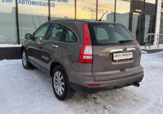 Подержанный автомобиль Honda CR-V 2012 года (3 фото)