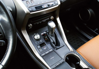 Подержанный автомобиль Lexus NX 2019 года (9 фото)