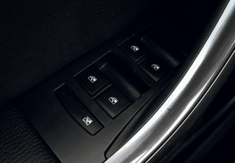 Подержанный автомобиль Opel Astra Hatchback 2012 года (13 фото)