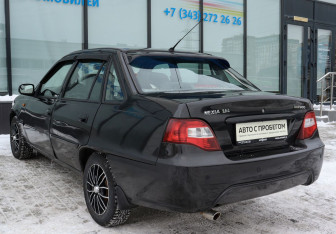 Подержанный автомобиль Daewoo Nexia Sedan 2011 года (3 фото)